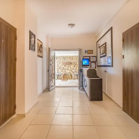 Apartmán Near To Center And *